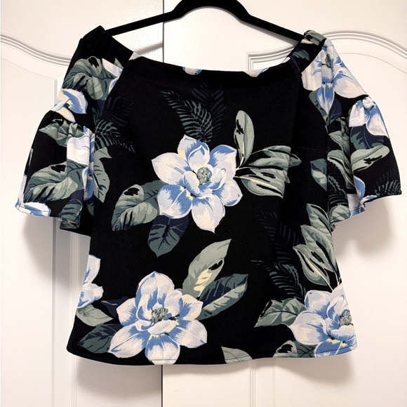 BNWT Banana Republic floral print top - Size XS - Picture 2 of 4